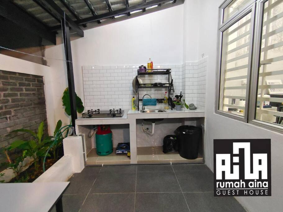 Rumah Aina Homestay Bukit Changgang Private Pool Kampong Melot エクステリア 写真