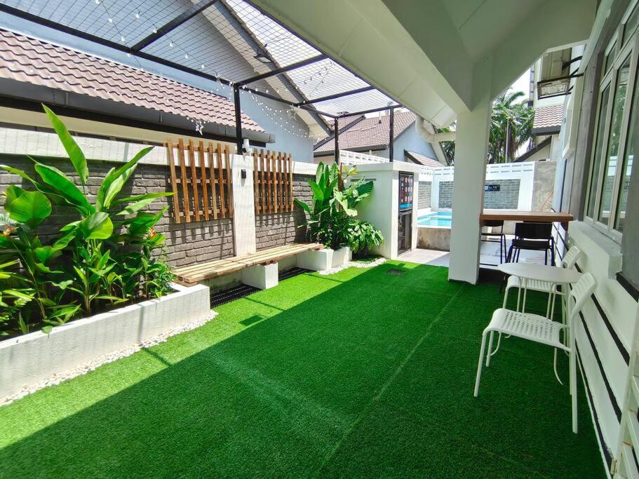 Rumah Aina Homestay Bukit Changgang Private Pool Kampong Melot エクステリア 写真