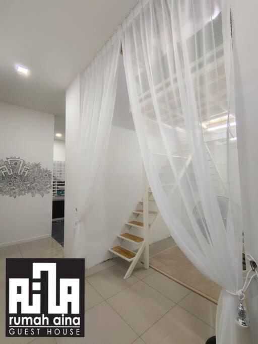 Rumah Aina Homestay Bukit Changgang Private Pool Kampong Melot エクステリア 写真